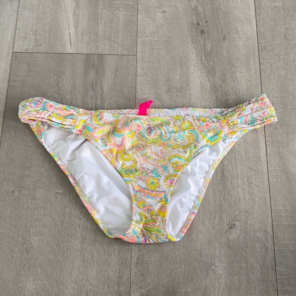 ✨2 for 20✨ Victoria’s Secret Bikini Bottoms